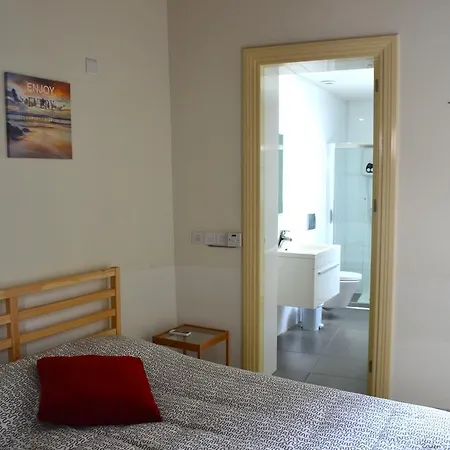 Chris House * Nikosia